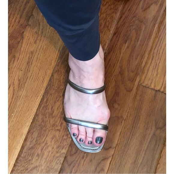 AQUA - L Sz 6 Flat Jelly Sandals. PVC Upper & Sole - Pewter Metallic NEW IN BOX! - Picture 12 of 12